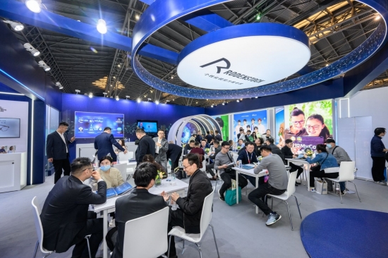 罗敦司得亮相上海眼镜展 科技革新引领潮流，数智赋能共谱行业华章